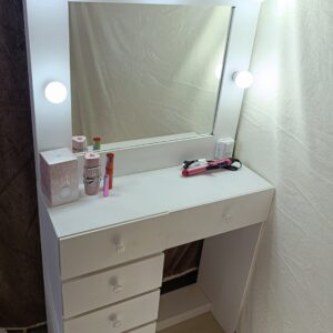 Maquillador mini, con instalación y luces